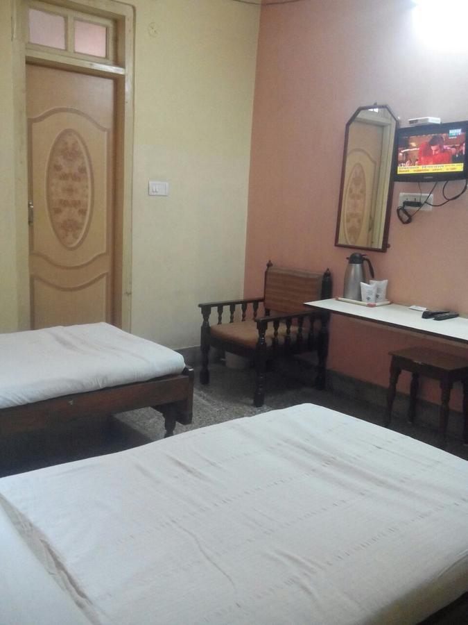 Hotel Shree Pushpak Raigarh Екстериор снимка
